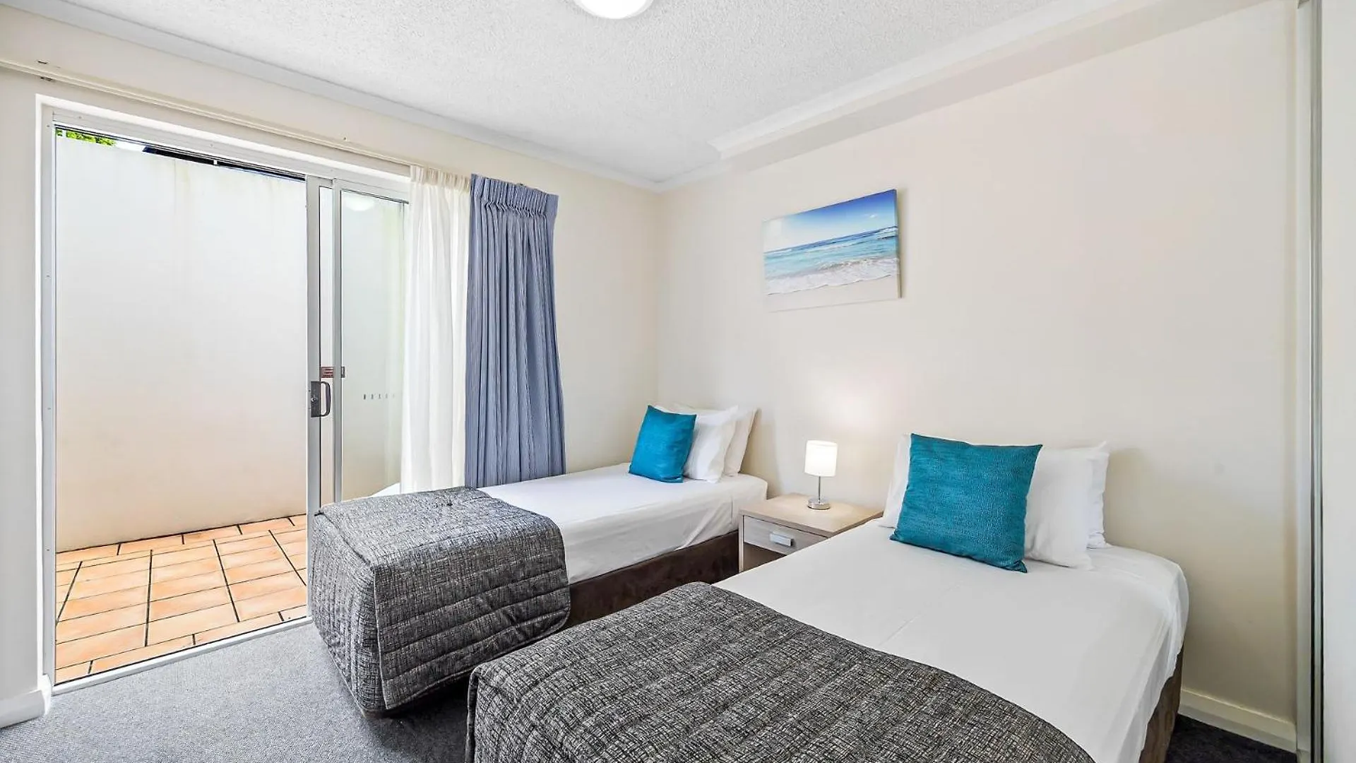 アパート 3 Bedroom Swim Out Apartment, Right On The Pool In Alexandra Headland , Across From The Beach